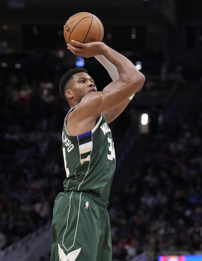 雄鹿巨星字母哥成为MVP热门 雄鹿巨星字母哥成为MVP热门