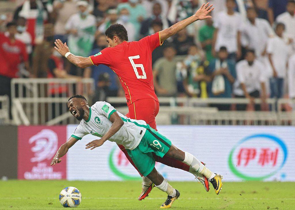 包含兰斯主场战平波尔多，难分高下的对决的词条