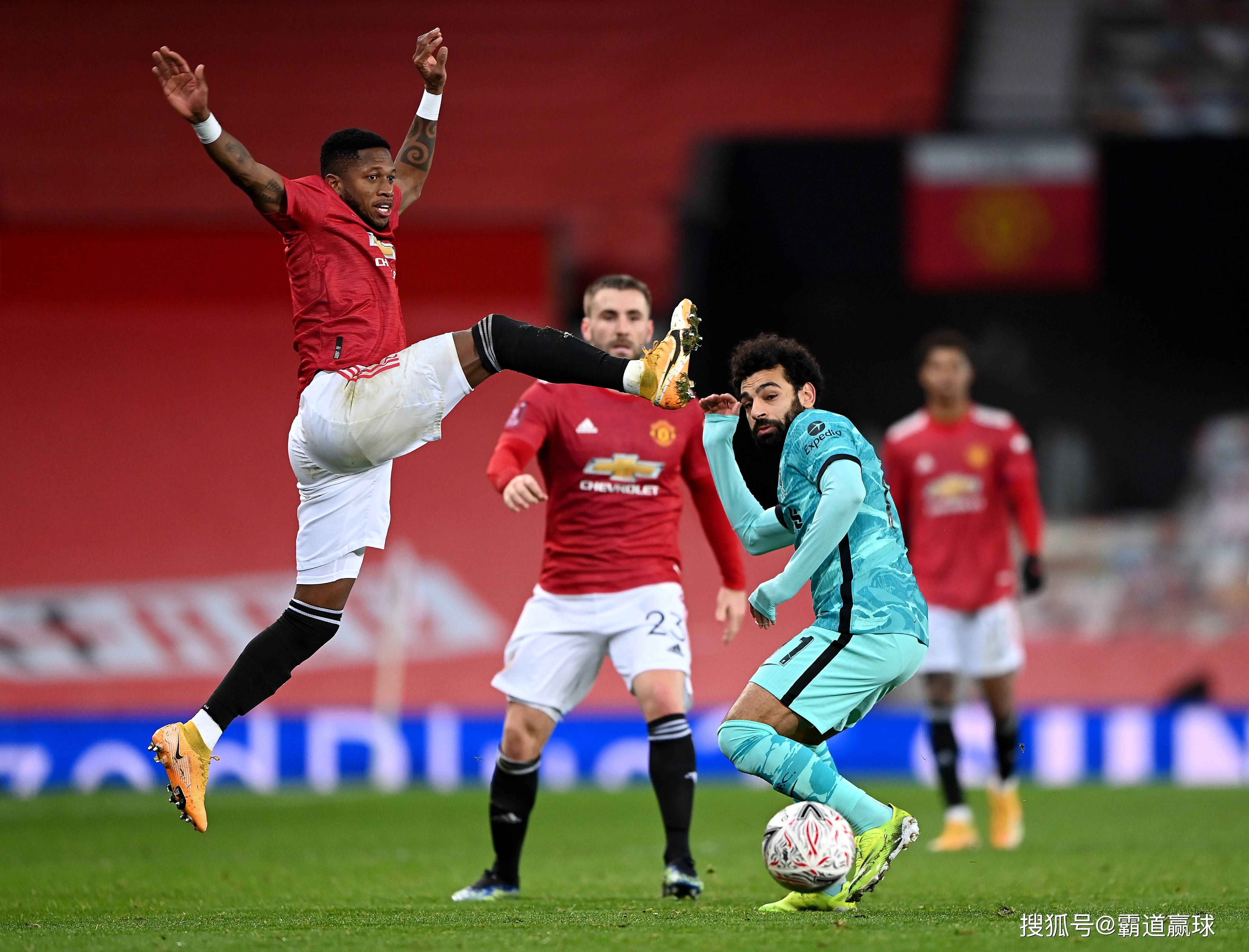 九游娱乐官方-利物浦队长安菲尔德飚进绝杀球,球迷狂欢