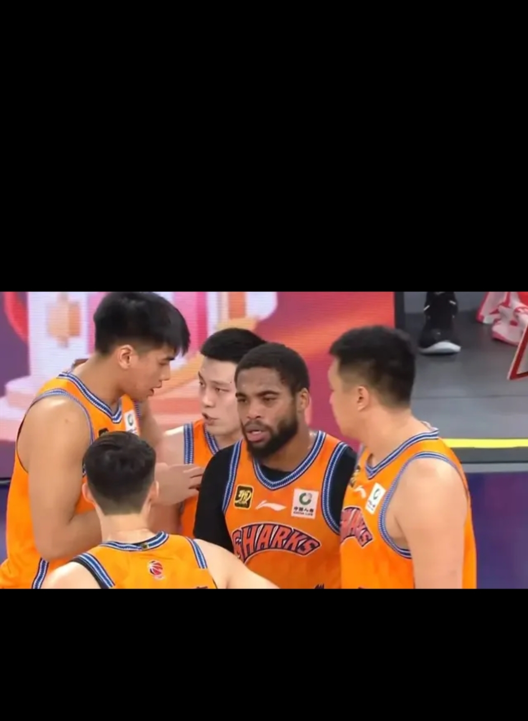 九游app下载-上海队遭逢连败,球员受伤退出