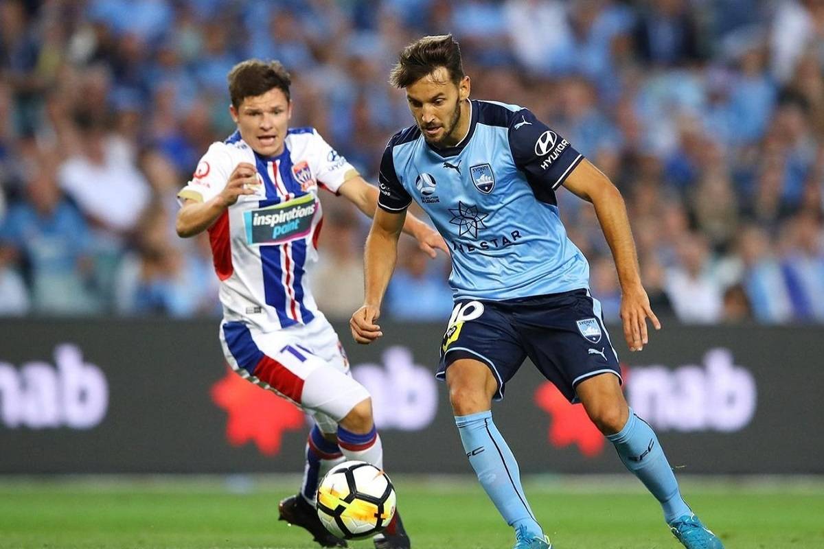 澳队险胜晋级,惊险不断 澳队险胜晋级,惊险不断