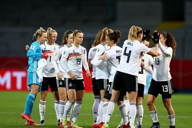 九游娱乐网页-瑞典女足展现团结力量,比赛中展现出色表现