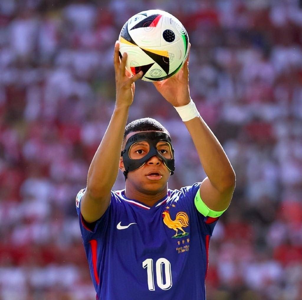 九游app下载-国内顶级足球赛事中一场悬念丛生的比赛,现场观众为之疯狂,呼声不断的简单介绍