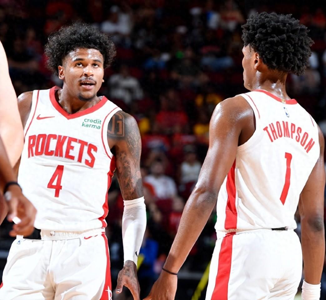 热火队取得首胜终结魔术队连胜