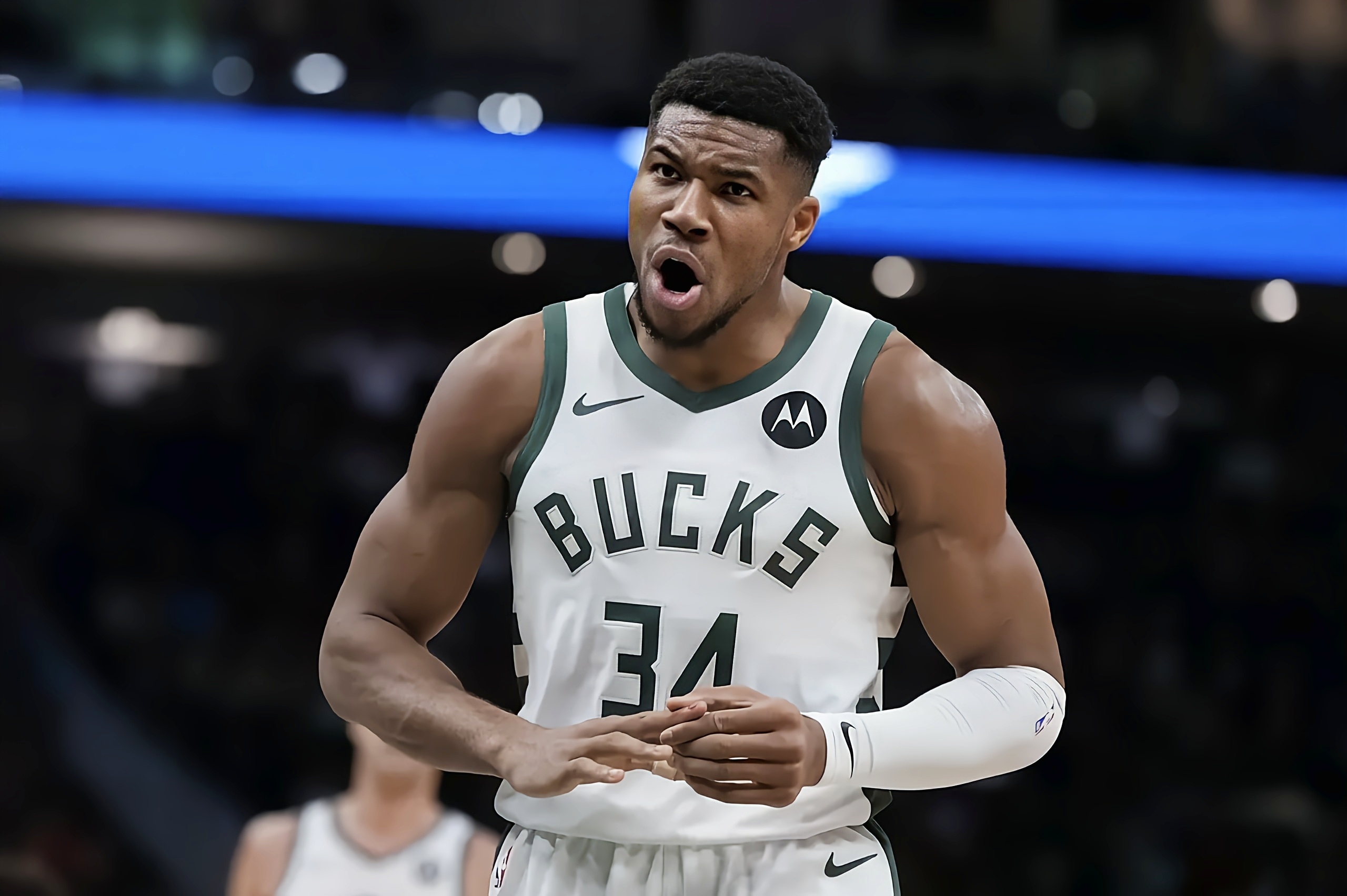 九游中国-雄鹿雄起,字母哥领军队伍风头无两的简单介绍