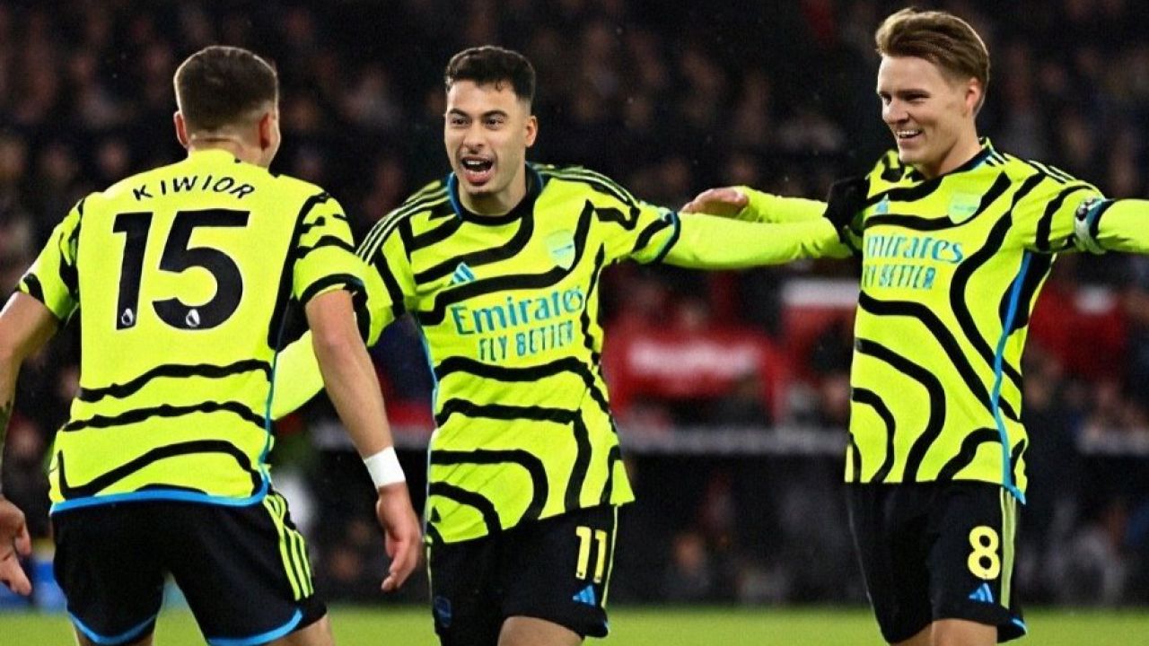 九游娱乐官方网站-包含阿森纳轻取谢菲联，继续豪取胜利的词条