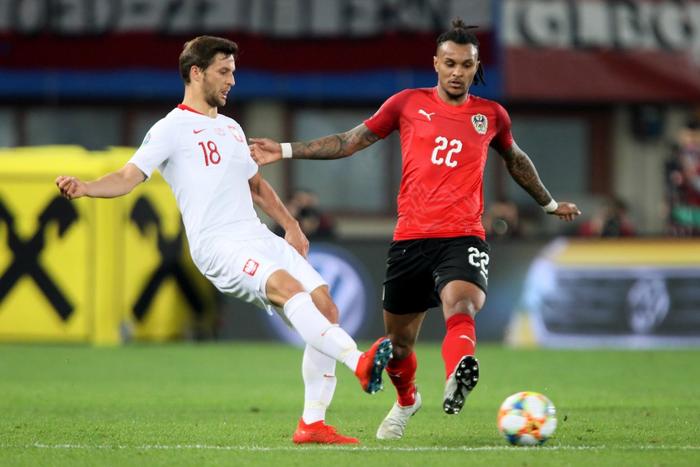 奥地利VS瑞典:激烈交锋引起观众热情 奥地利VS瑞典:激烈交锋引起观众热情