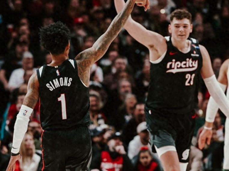 雄鹿客场勇擒火箭,字母哥分表现出类拔萃 雄鹿客场勇擒火箭,字母哥分表现出类拔萃