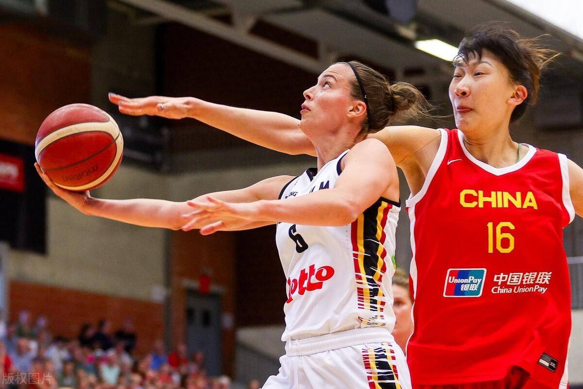 荷兰女篮联赛举行慈善友谊赛