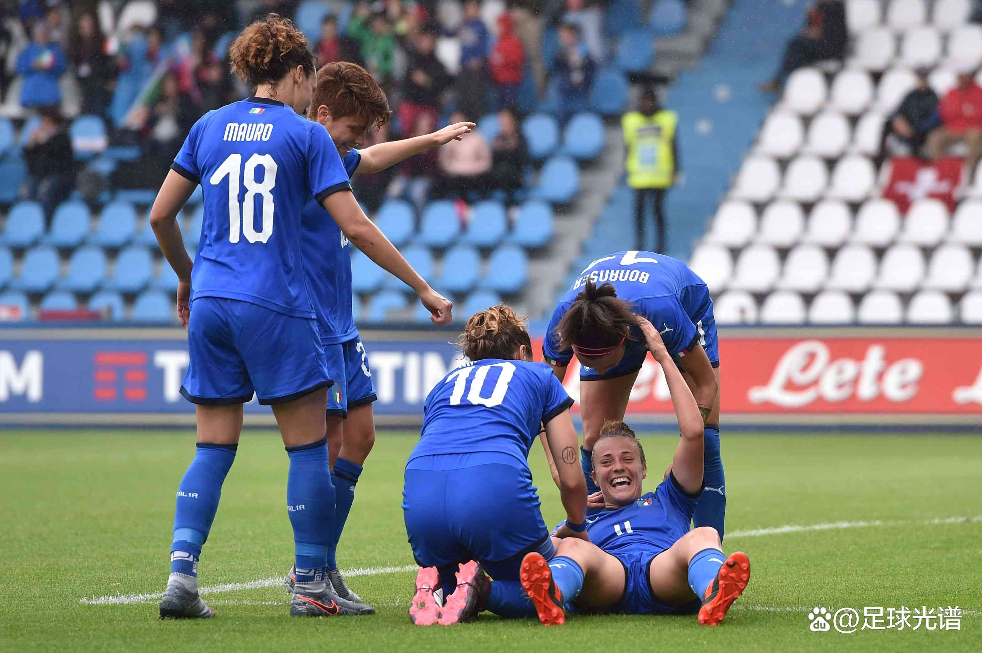 九游体育平台-丹麦队在比赛中击败法罗群岛