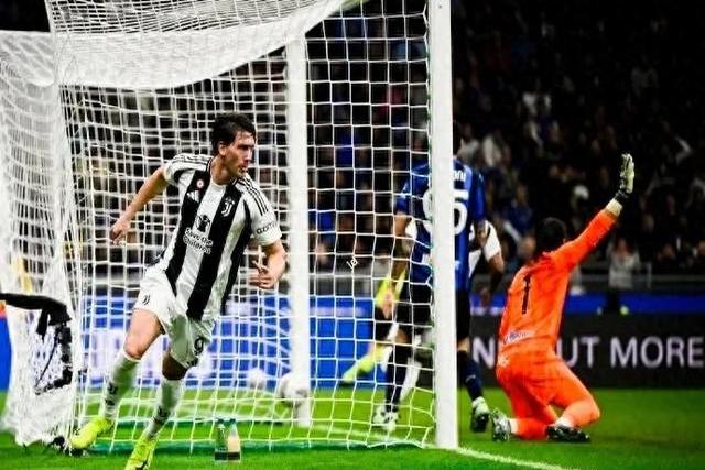 九游体育-尤文图斯前锋连入四球,完美诠释射手