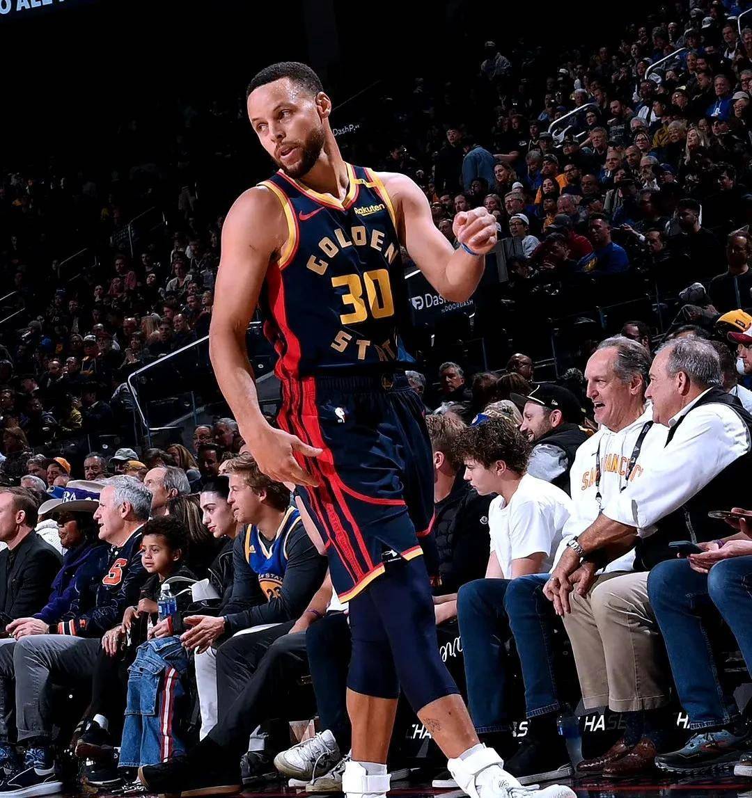 九游体育平台-勇士主场失利,小牛客场击败雷霆