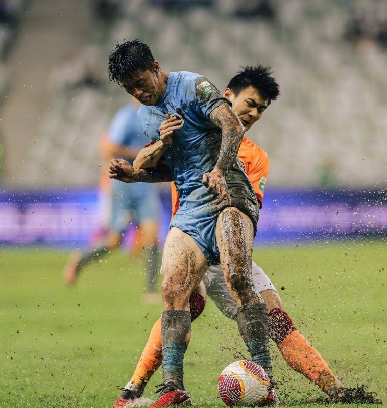 九游游戏-包含中超正面对决触点不休，赛季胜负尽在暗中的词条