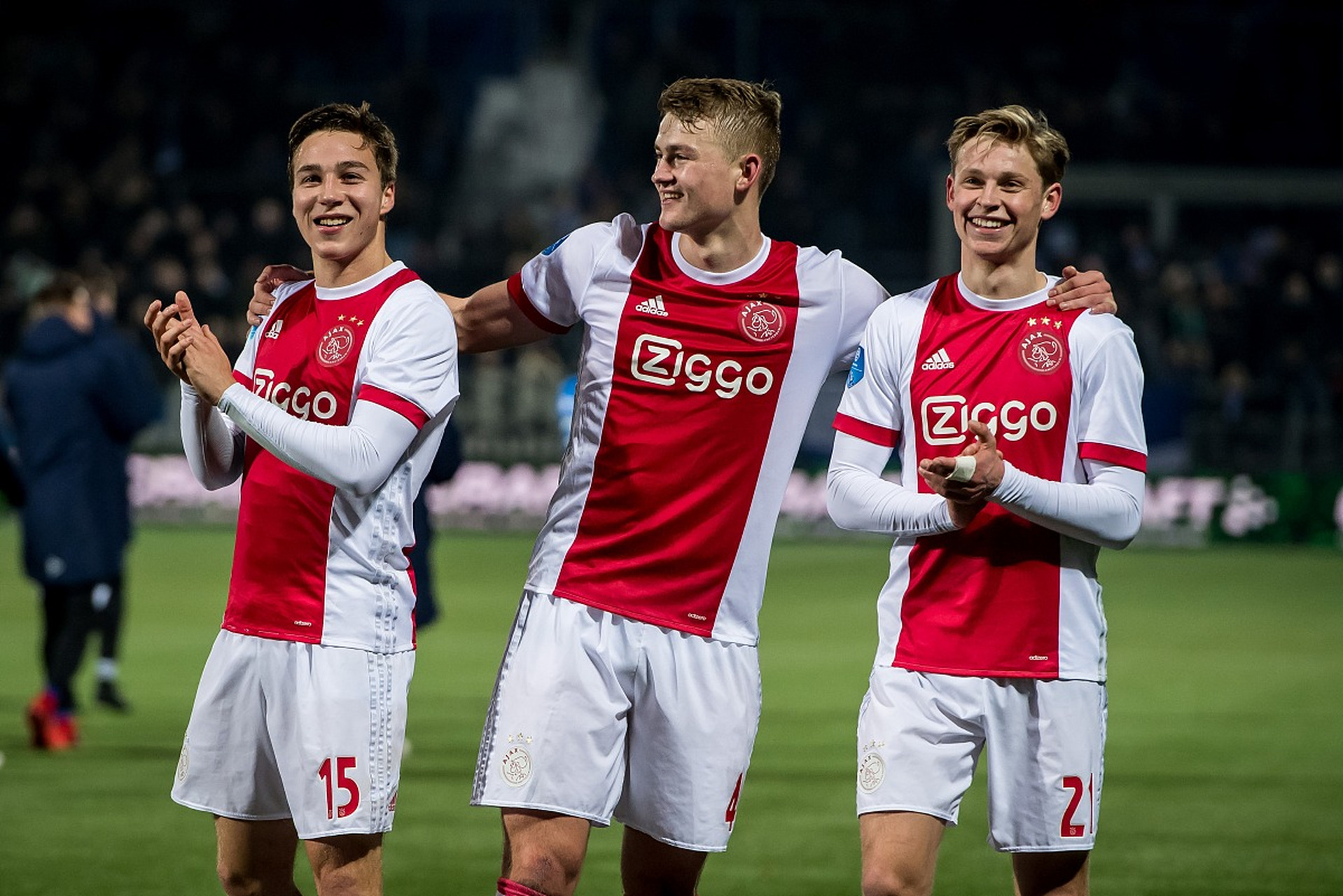 九游官网-阿贾克斯队员斗志昂扬：欧冠冠军宝座唾手可得