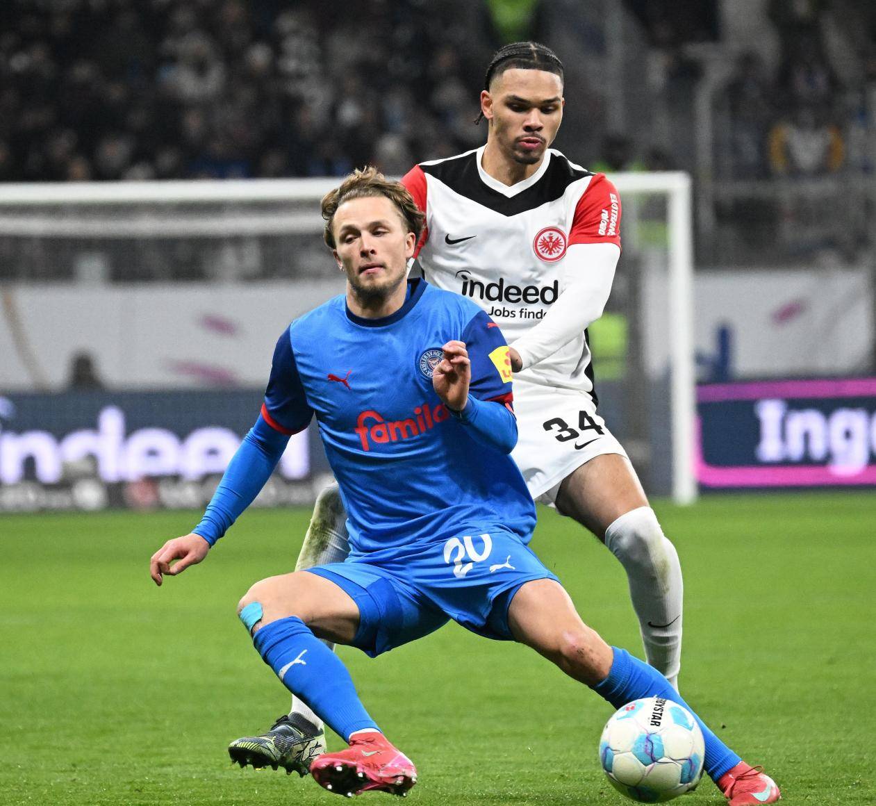 九游娱乐网页-法兰克福球队攻势如潮，奋力争胜的简单介绍