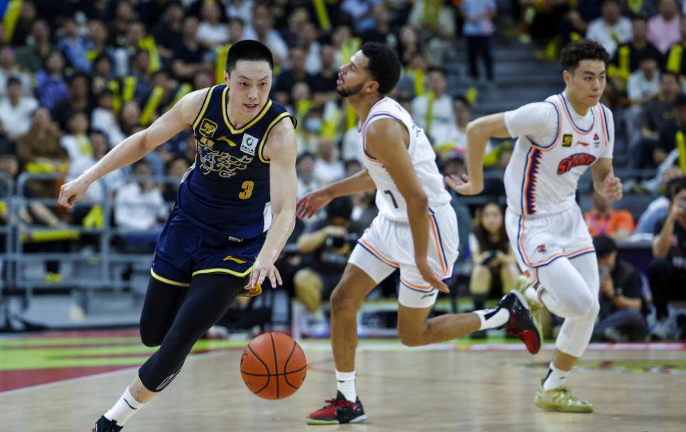 九游VIP-上海男篮战胜广东宏远，取得关键胜利