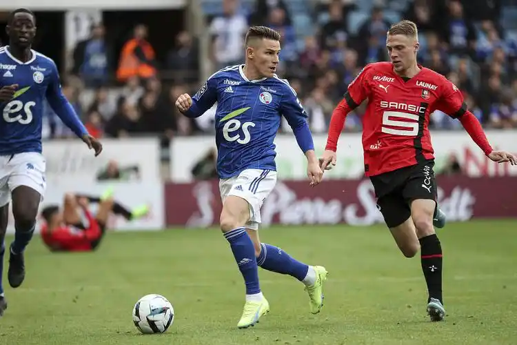 九游体育直播-斯特拉斯堡不敌马赛，法甲前景动荡