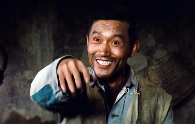 现代牧马人胜出对伊朗波斯波利斯的战斗 现代牧马人胜出对伊朗波斯波利斯的战斗