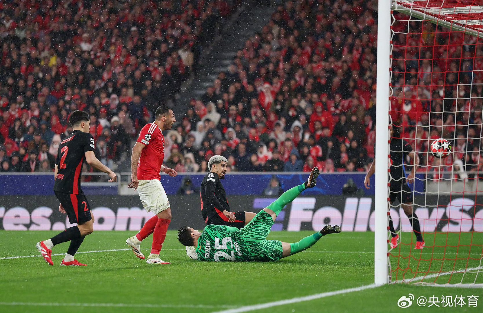 九游娱乐官方-比利亚雷亚尔客场取胜毕尔巴鄂,阿方索轰入倒勾