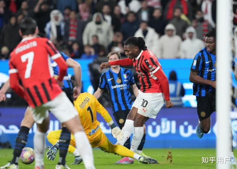 国际米兰客场战胜AC米兰,继续追赶榜首 国际米兰客场战胜AC米兰,继续追赶榜首