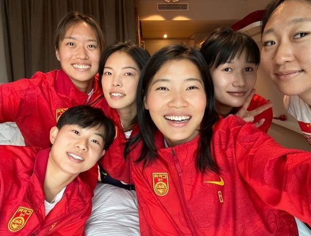 九游娱乐官方-女足赛场上中国队技压群雄,获得胜利