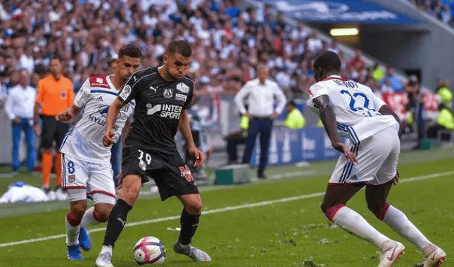 九游娱乐网站-亚眠客场失利,保级防线岌岌可危的简单介绍