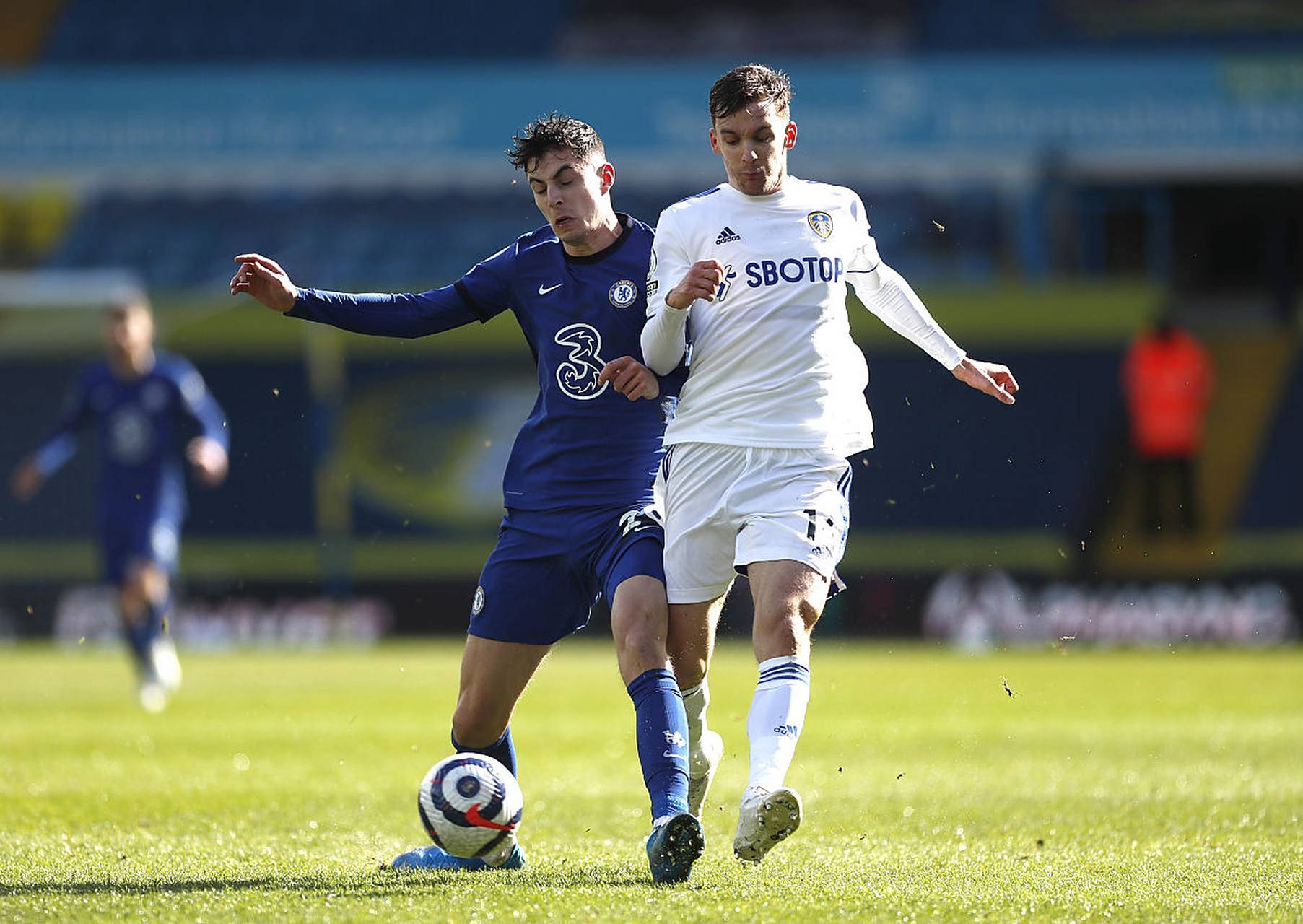 九游体育官方入口-利兹联攻防两端全面发力,跻身英超中游