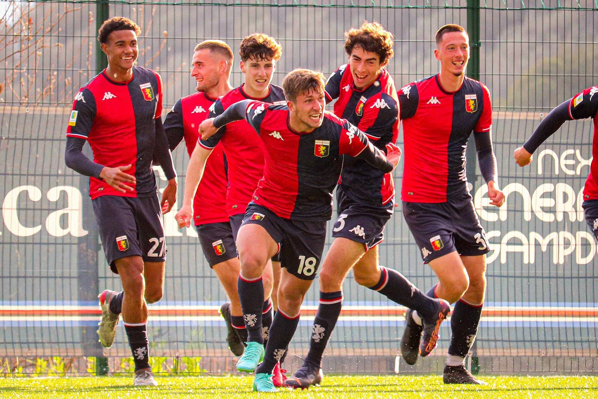 尤文图斯主场大胜热那亚,守住前四位置 尤文图斯主场大胜热那亚,守住前四位置