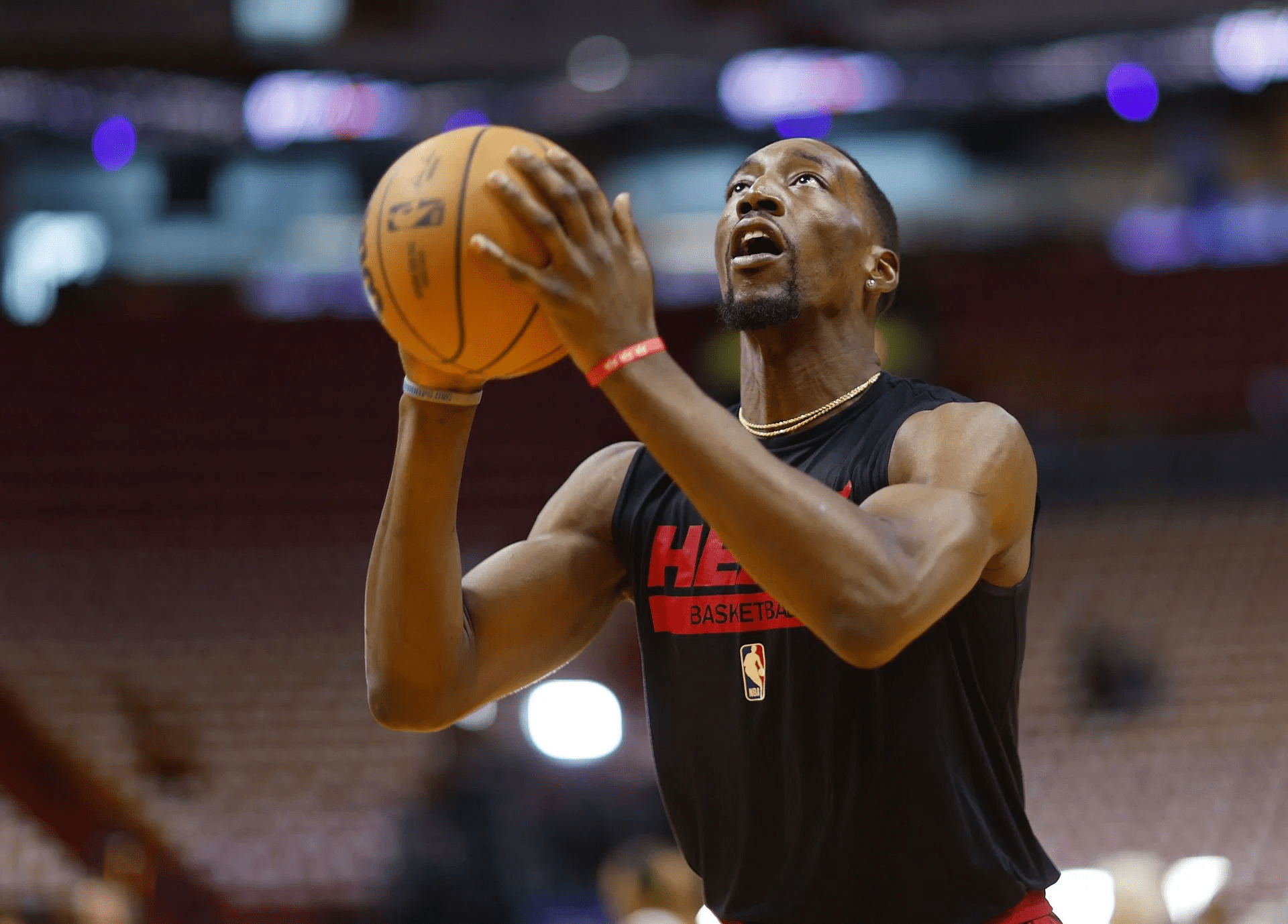 热火力克开拓者,巴图姆伤退情况堪忧 热火力克开拓者,巴图姆伤退情况堪忧