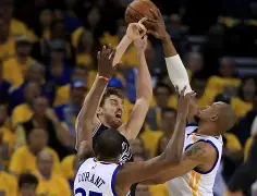 勇士再胜马刺,开拓者三连胜 勇士再胜马刺,开拓者三连胜