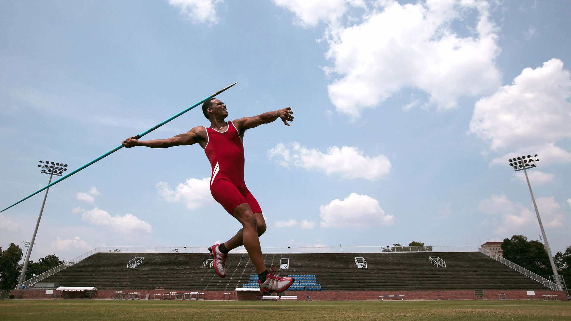 银箭坠落，青鸟高飞，索伯车队的策略奇迹与佩雷兹的封神之战